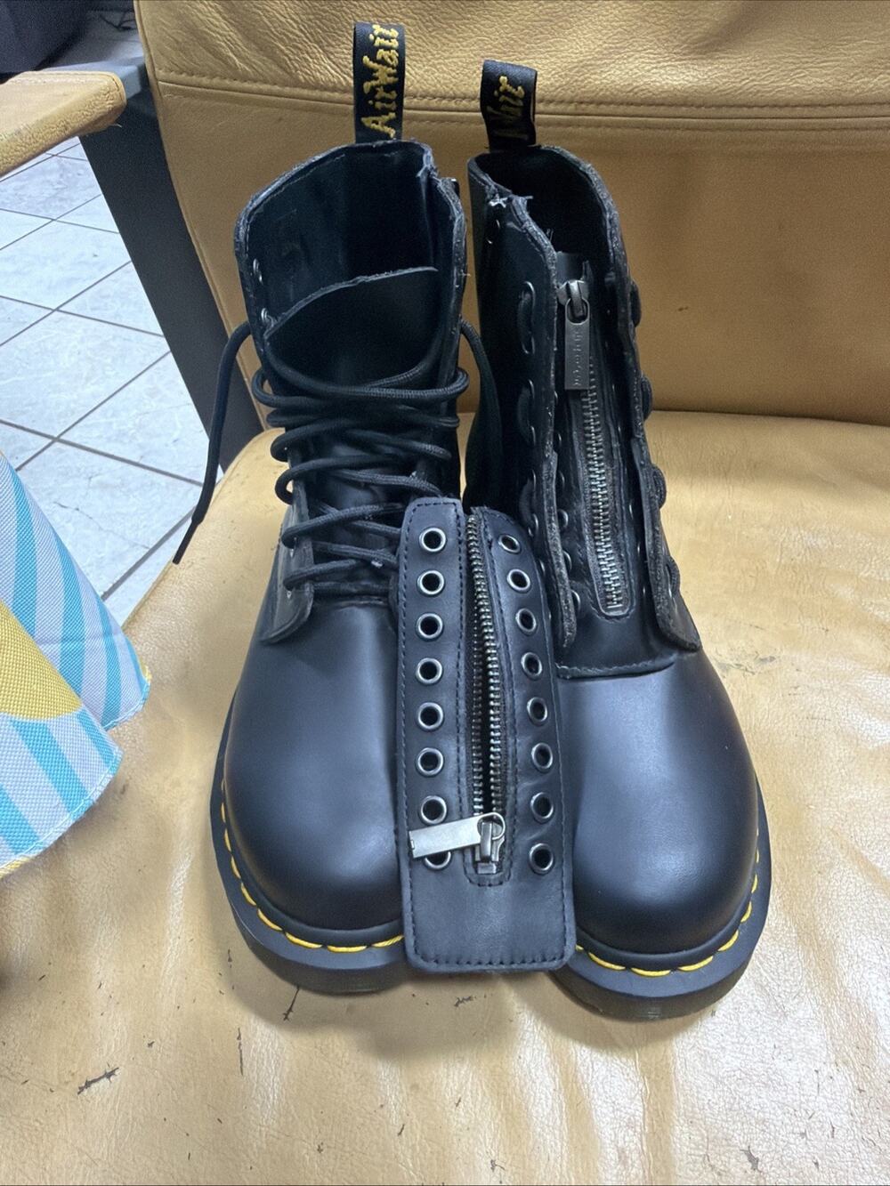 1460 Pascal Front & Side Zip Leather Lace Up Boots Women’s 9